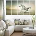 thumbnail image 1 of Cheval Blanc en Mouvement - Impression sur Toile Animal, 1 of 3