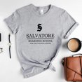 thumbnail image 3 of Camiseta de la serie de TV de la Escuela de embarque de salvadore, camisetas de los diarios de vampiro de TVD, camiseta de S. P. P. M., camiseta de S. P. M., camiseta de D. M., camiseta mística de las, 3 of 5