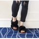 thumbnail image 5 of Pantuflas de piel para mujer, chanclas, punta abierta, acogedora casa, sandalias de espuma viscoelástica, toboganes, suaves, planas, cómodas, antideslizantes, Spa, interior y exterior, sin cordones Ormromra XMWJ100-2, 5 of 6