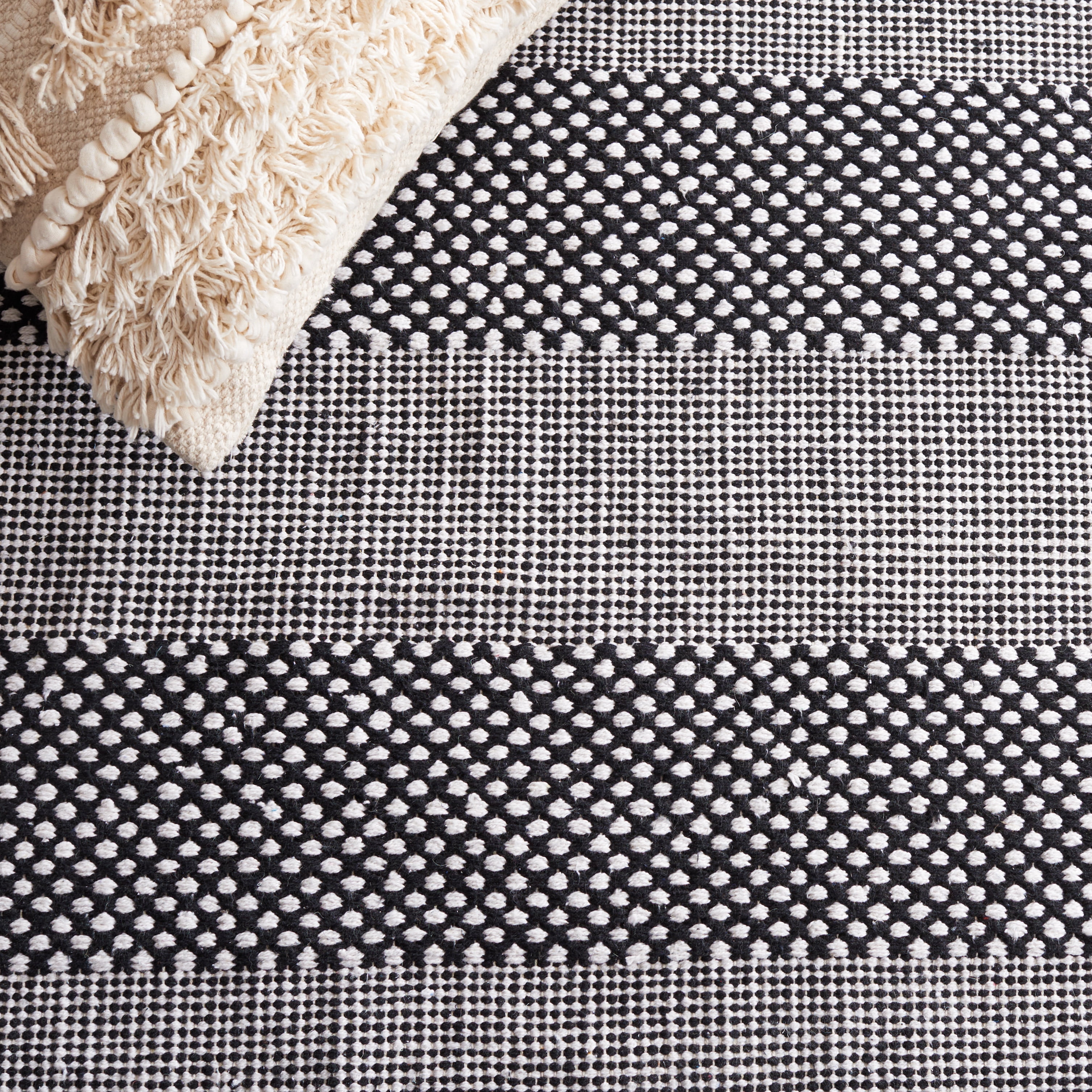 SAFAVIEH Striped Kilim Hilbert Striped Cotton Runner Rug, Ivory/Black, 2'3" x 8'