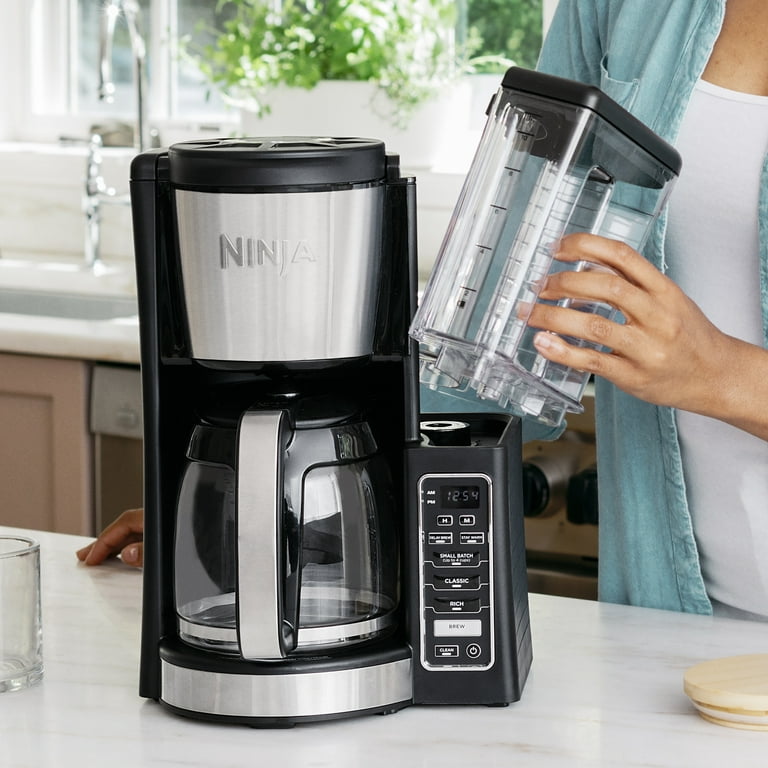 Ninja 12-Cup Programmable Coffee Brewer (CE200C) 