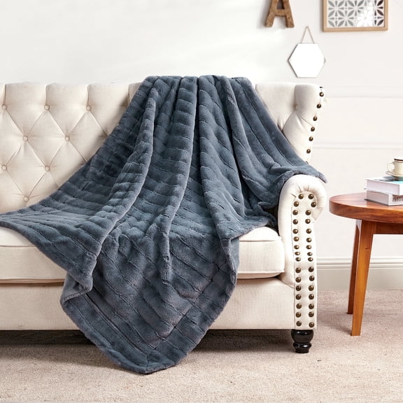 Home Soft Things Willow faux fur throw - 50x60" - Grey