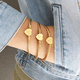 thumbnail image 2 of Pulseras de mujer personalizadas con inicial. Accesorios y regalos para mujer elegantes y resistentes Xtellar dorado, 2 of 4