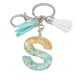 thumbnail image 1 of Llavero de letras con borlas verdes | Colgante de cristal acrílico | Lámina de oro, pegamento en gota, joyería de piedra engrosada | Amuleto de bolso con estilo, accesorio para mochila | 1 pieza, 1 of 2