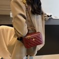 thumbnail image 4 of Bolso de mano estilo retro de moda, nuevo estilo 2025, pequeño bolso cuadrado con diamantes estilo Chanel, bolso de hombro informal de alta gama para mujer, 4 of 4
