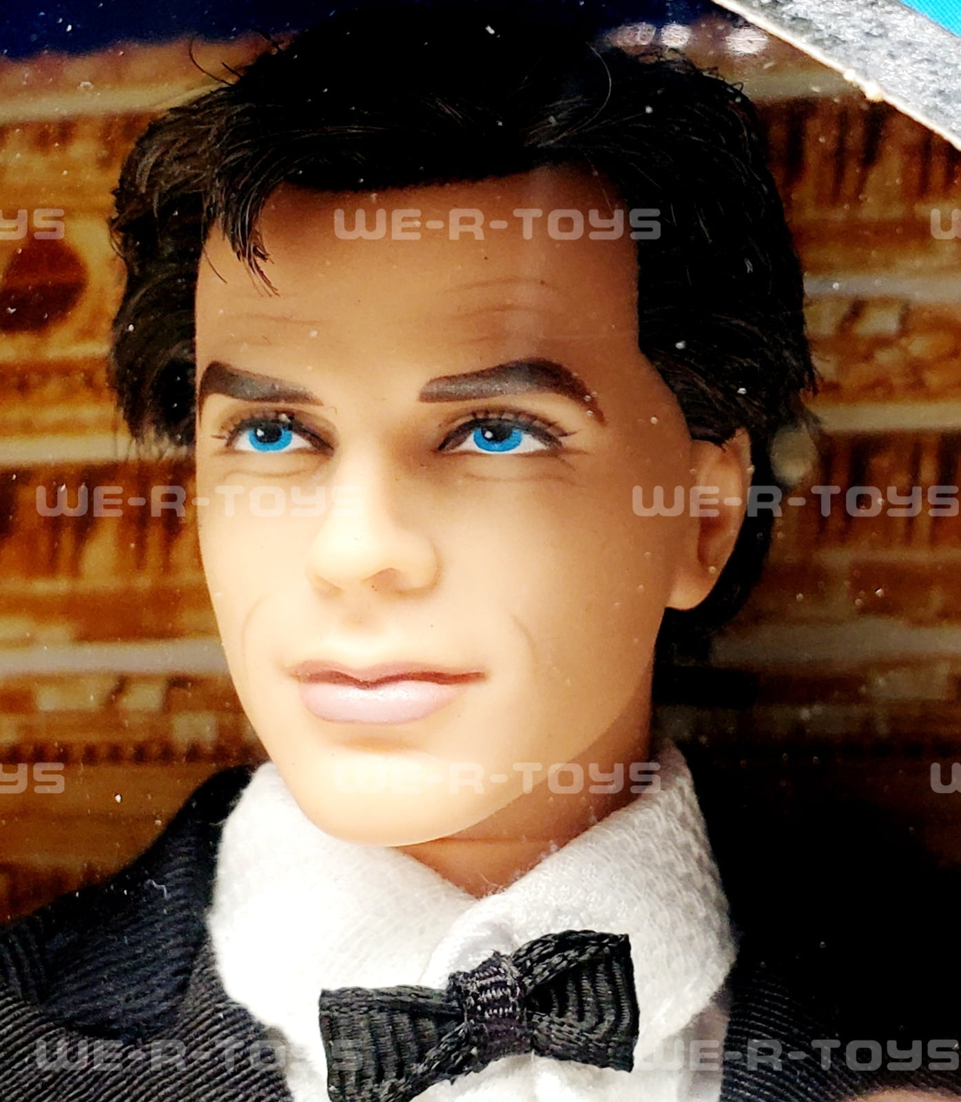 Barbie Loves Pop Culture: James Bond 007 Ken and Barbie Gift Set
