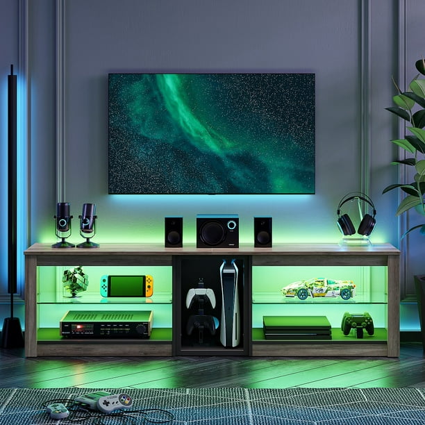 Salon Avec Smart Tv Sur La Table Et Audio Haut-parleur