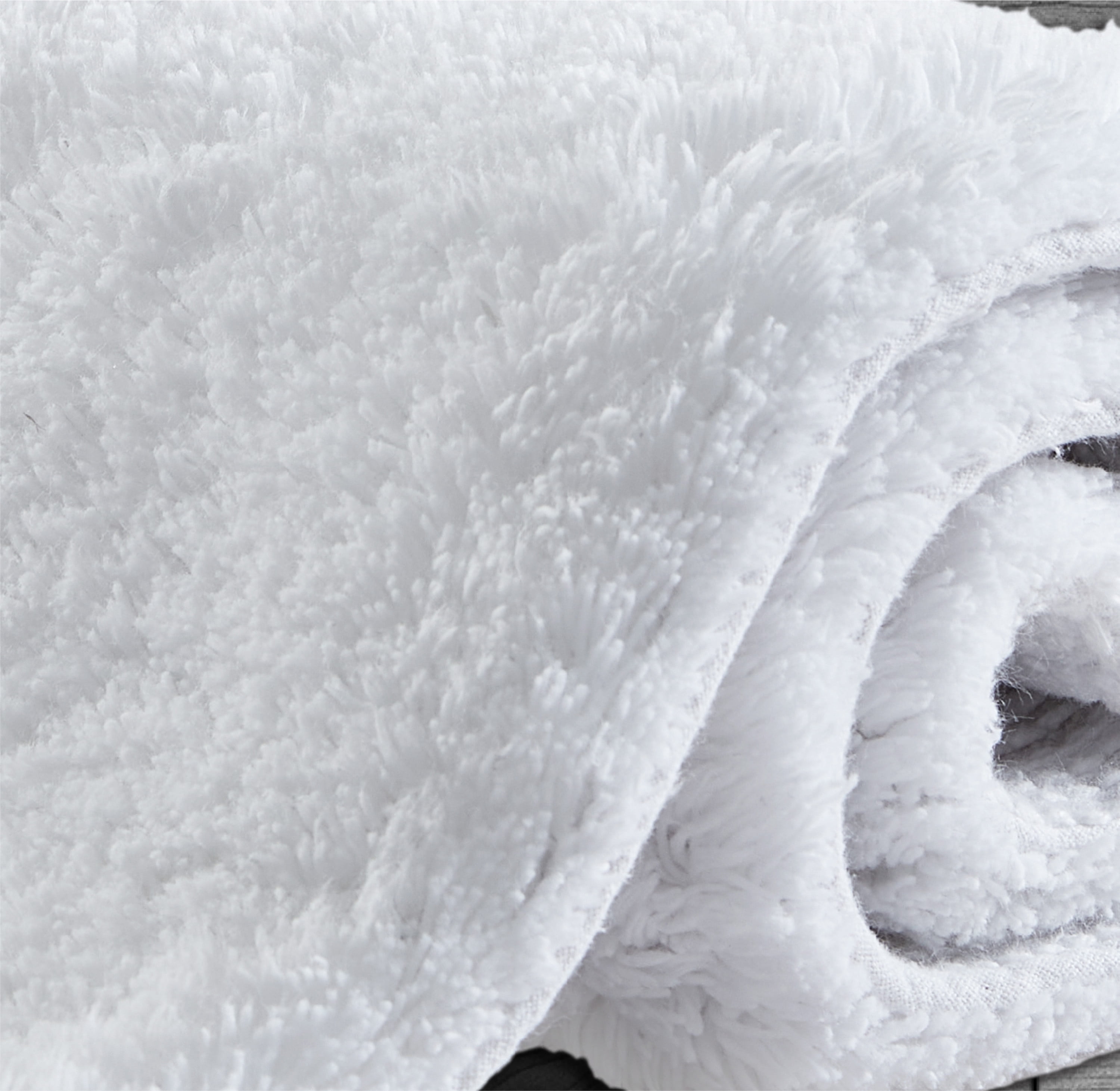 Jean Pierre "Bath" 21"x34" Cotton Bath Rug, White