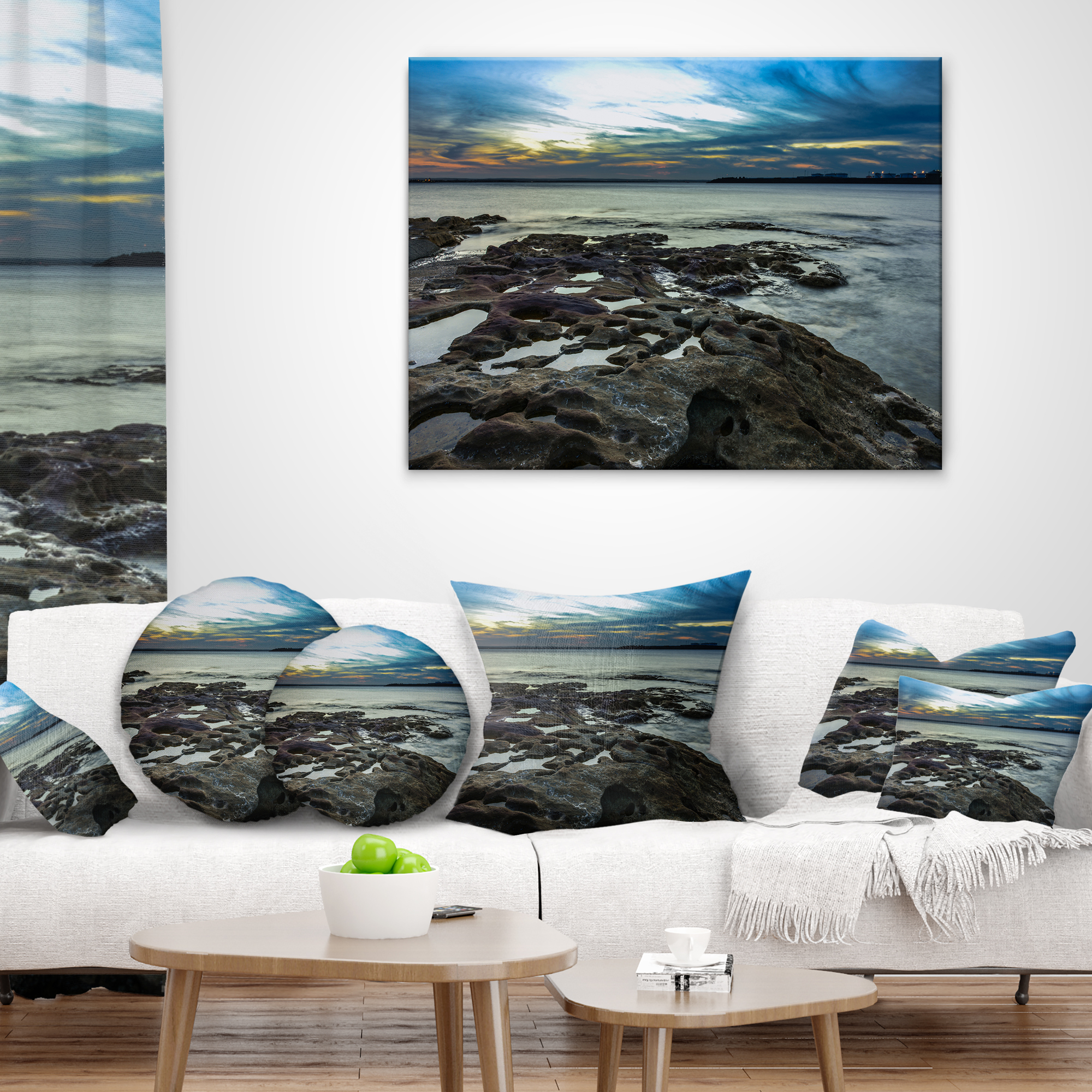 Designart Beautiful Dark Seashore Australia - Cityscape Throw Pillow - 16x16