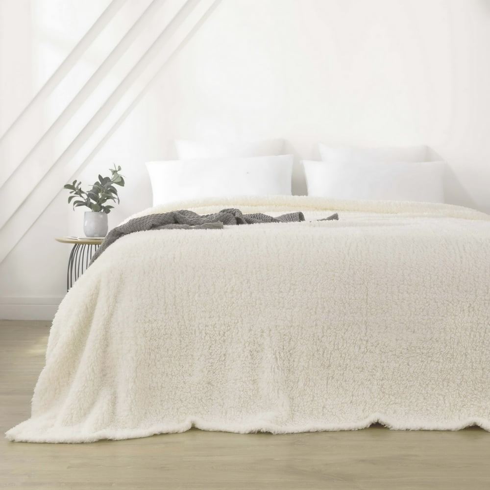 Mainstays Sherpa Twin Bed Blanket in Ivory