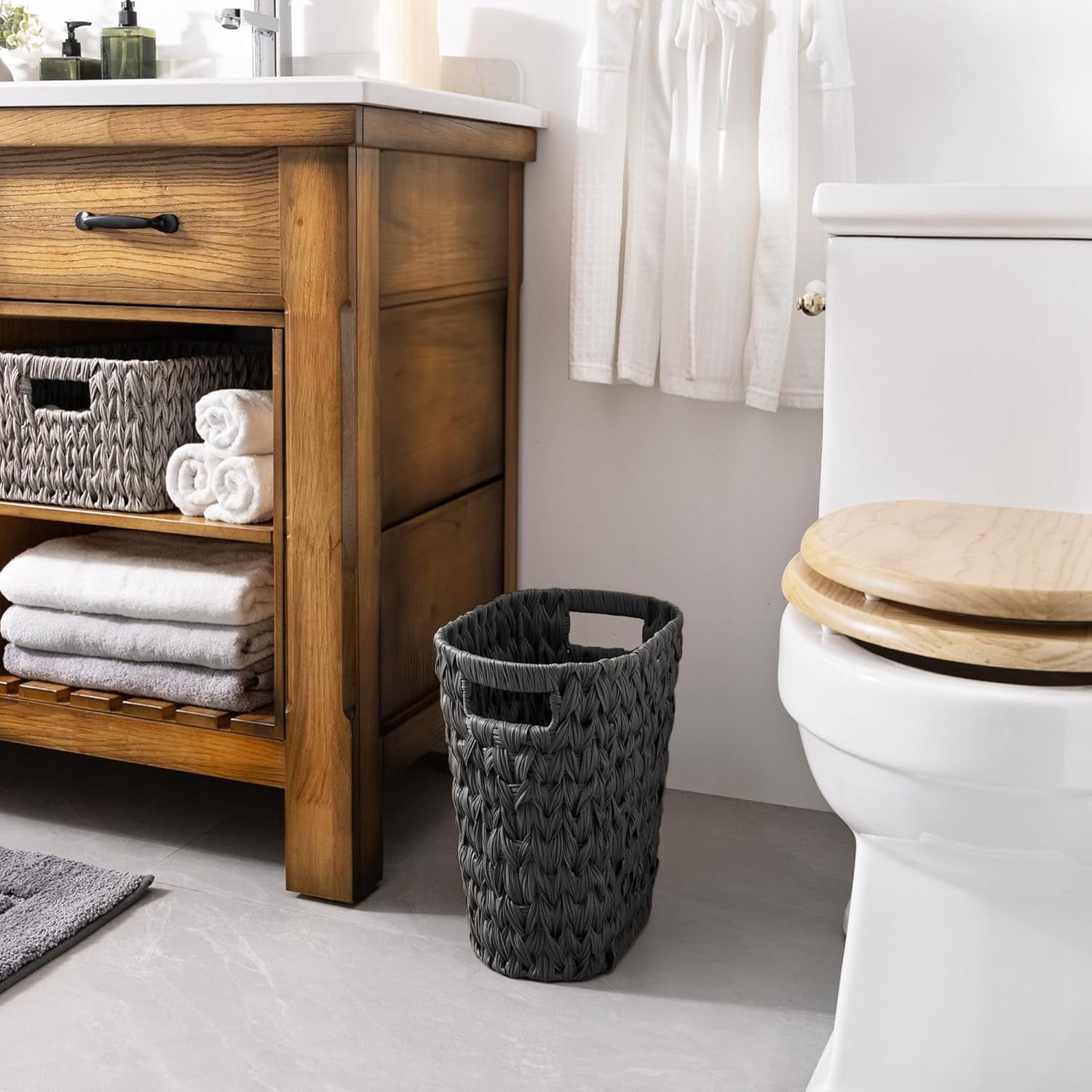 GRANNY SAYS Wicker Trash Can, Waterproof Bathroom Waste Basket, Handwoven Decorative Garbage Can, 19 Liters,/5 Gallons, Black
