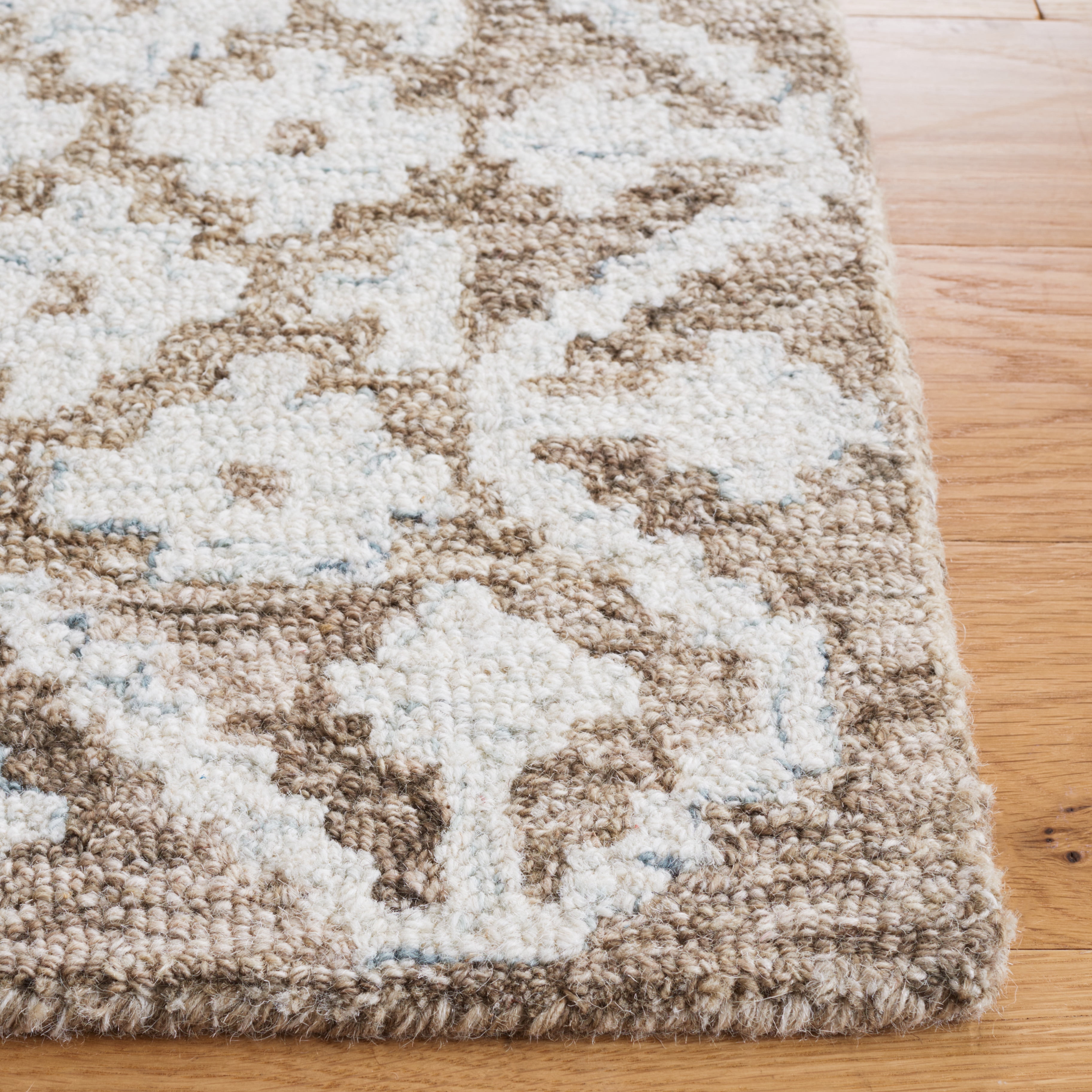 Safavieh Metro Frigg Floral Area Rug, Beige/Sage, 8' x 8' Square