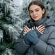 thumbnail image 3 of Guantes de Invierno de Medio Dedo Zar251203006 | Bonitos Mitones de Punto de Tiburón con Dientes Bordados | Mitones Térmicos Acrílicos con Forro Polar, Resistentes Al Viento, para Chatear, Jugar y Co, 3 of 6