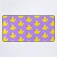 thumbnail image 1 of Un nuevo tapete de escritorio morado con estampado de patito de goma, 1 of 5