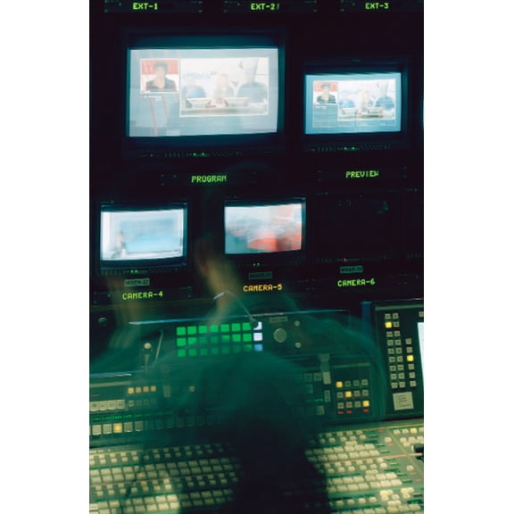 Sophie Huguenot: Television: Artistic Research Into the Staging of News on Television 2011-2019, (Paperback)