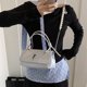 thumbnail image 3 of Bolso de mano de cuero suave y brillante para mujer, nuevo estilo, estilo temperamento, de alta gama, con cadena de perlas, para desplazamientos diarios, 2025, 3 of 5