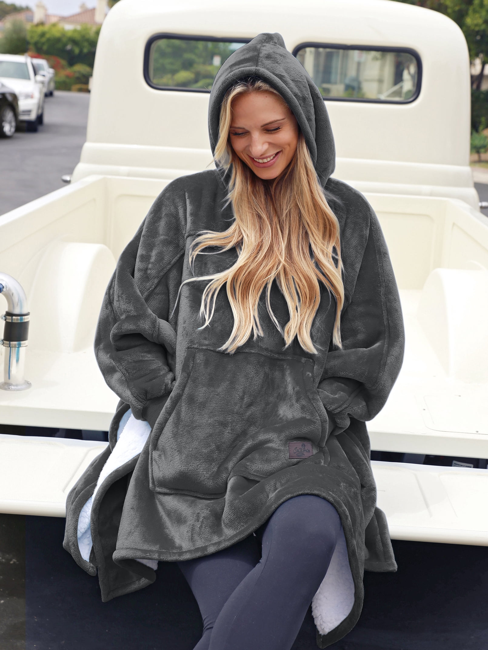 Tirrinia Oversized Hoodie Blanket Batwing Sleeve Sweatshirt Cozy Sherpa Huge Wearable Blankets Gift for Adults Women Teenagers Wife Girlfriend Purple