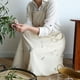 thumbnail image 5 of Delantal de cocina Jadeshay impermeable con bordado de flores, 5 of 8