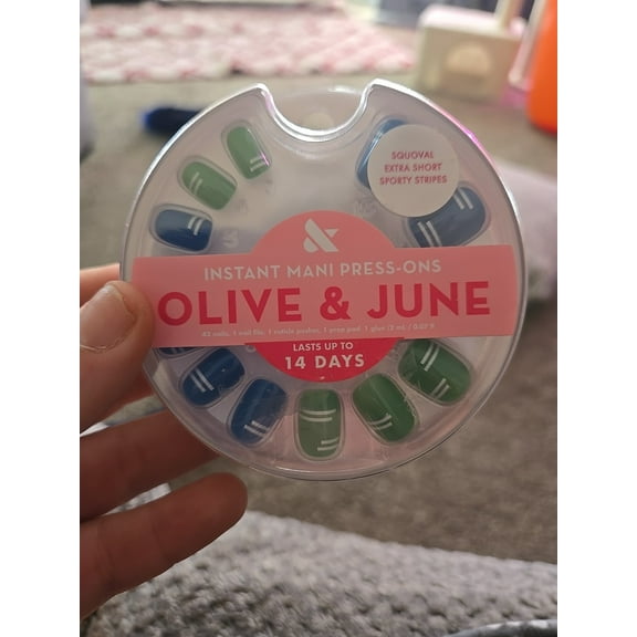 Olive & June Press-On Nails Squoval Multicolor Perfect Serve 42 Ct