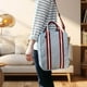 thumbnail image 3 of Fiudx Bolsa de Viaje, Elegante Bolso de Mano Portátil, Versátil Bolso de Hombro, Resistente Funda con Ruedas, Ideal para Gimnasio, Deportes, Viajes de Negocios y Ocio, con Un Espacioso Diseño Organiz, 3 of 5