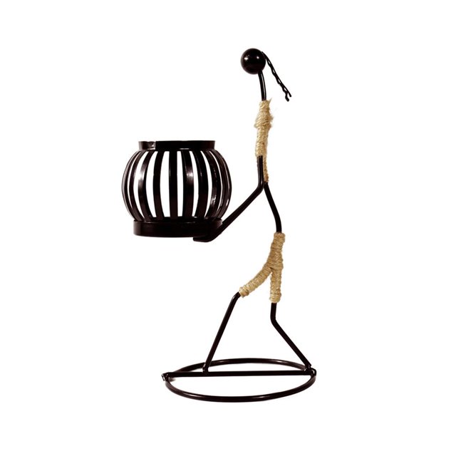 Bearachild Candelabro en forma de niña Candelabro decorativo Candelero de hierro exquisito Candelabro de carácter abstracto con cuerda de cáñamo Marco Decoración del hogar No.7 Bearachild HA027794-07