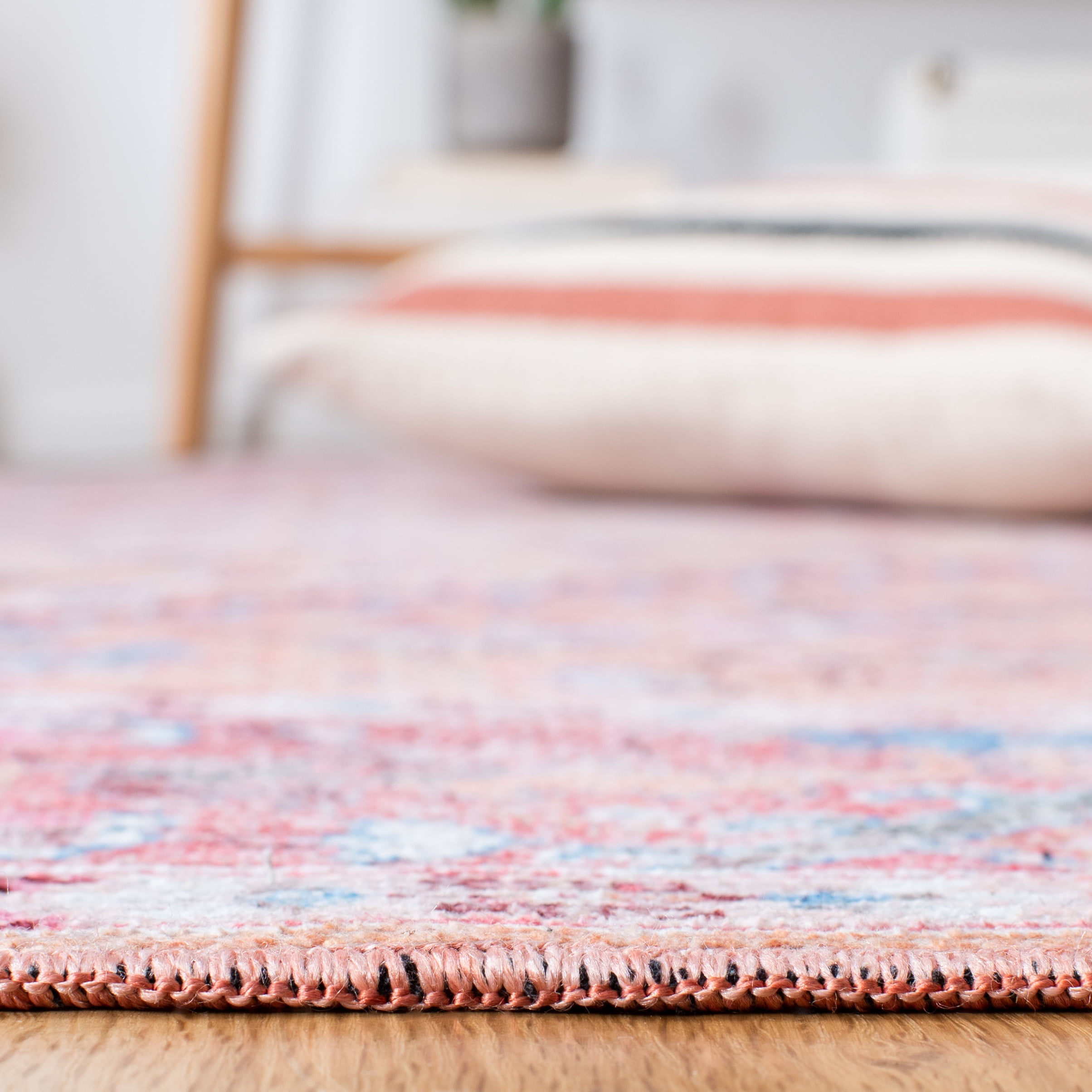 SAFAVIEH Serapi Donald Oriental Machine Washable Runner Rug, Beige/Pink, 2' x 9'