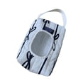 thumbnail image 4 of Dispensador de toallitas húmedas para bebé con diseño de lazo, portátil, extraíble y con tapa abatible. Blanco, 4 of 9