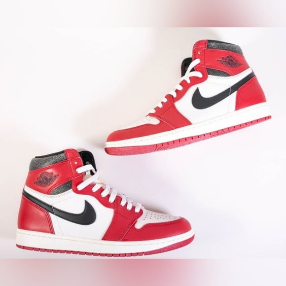 Jordan Nike Air Jordan 1 Retro High OG ‘Chicago Lost & Found’ Size 10