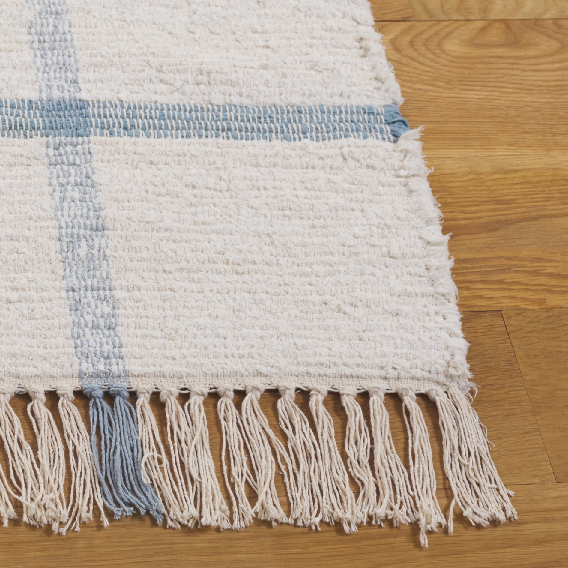 SAFAVIEH Montauk Bevin Checkered Area Rug, Ivory/Blue, 6' x 6' Square