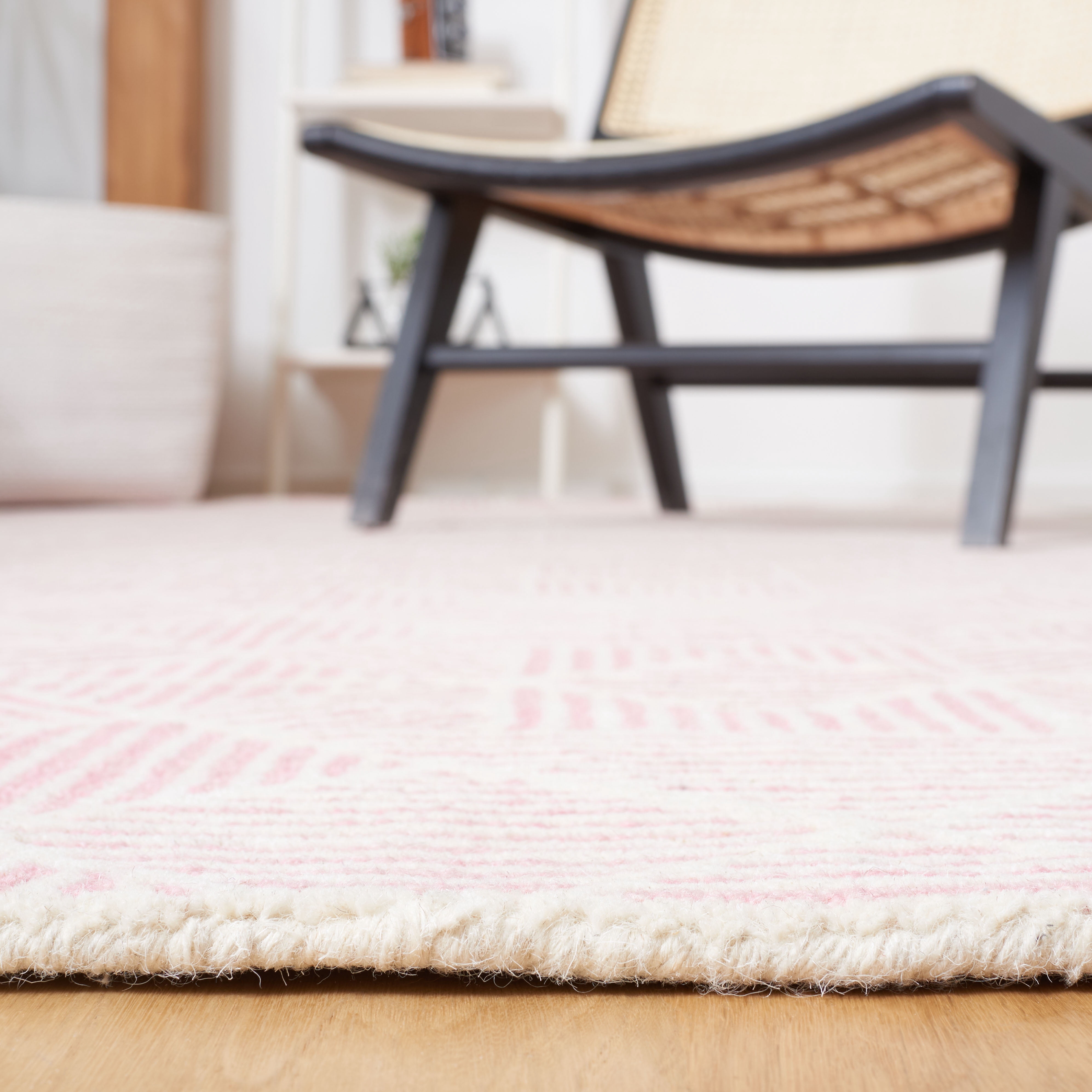 SAFAVIEH Abstract Brock Geometric Runner Rug, Pink/Ivory, 2'3" x 8'