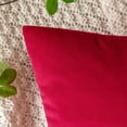 thumbnail image 2 of Pack de 2 fundas de almohada EMEMA de terciopelo, 51 x 51 cm, color rojo, 2 of 6