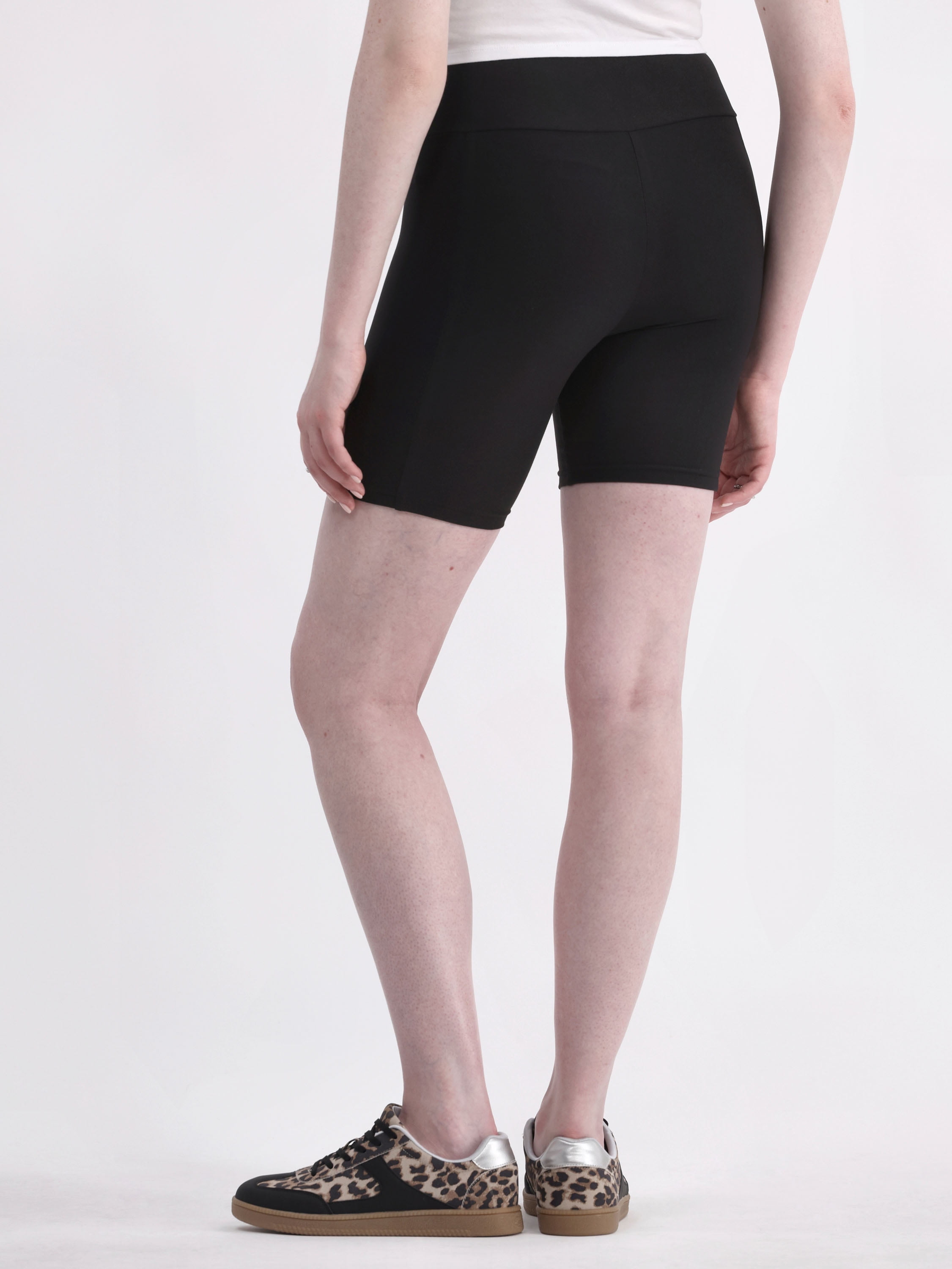 No Boundaries Bike Short With Cell Phone Pocket, Women's