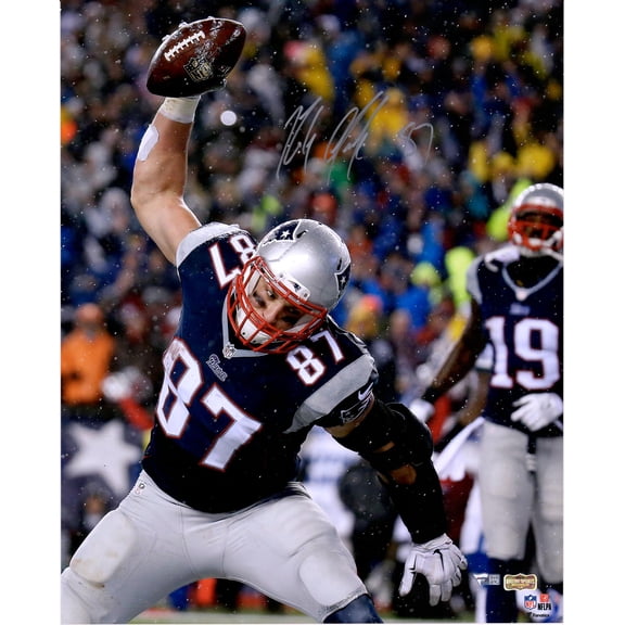 Rob Gronkowski New England Patriots Autographed 16" x 20" Spike Touchdown Celebration Close Photograph - Fanatics Authentic Certified