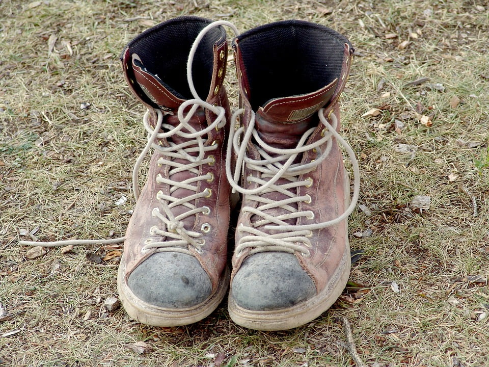 sneakers for construction workers