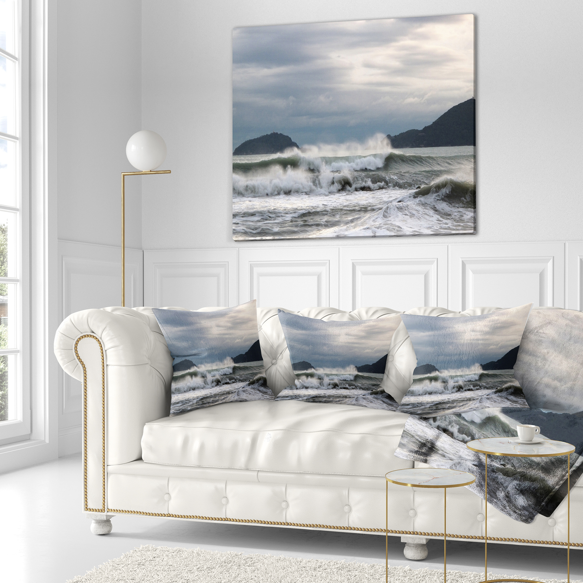 Designart Waves in Lerici Beach Italy - Seascape Throw Pillow - 16x16