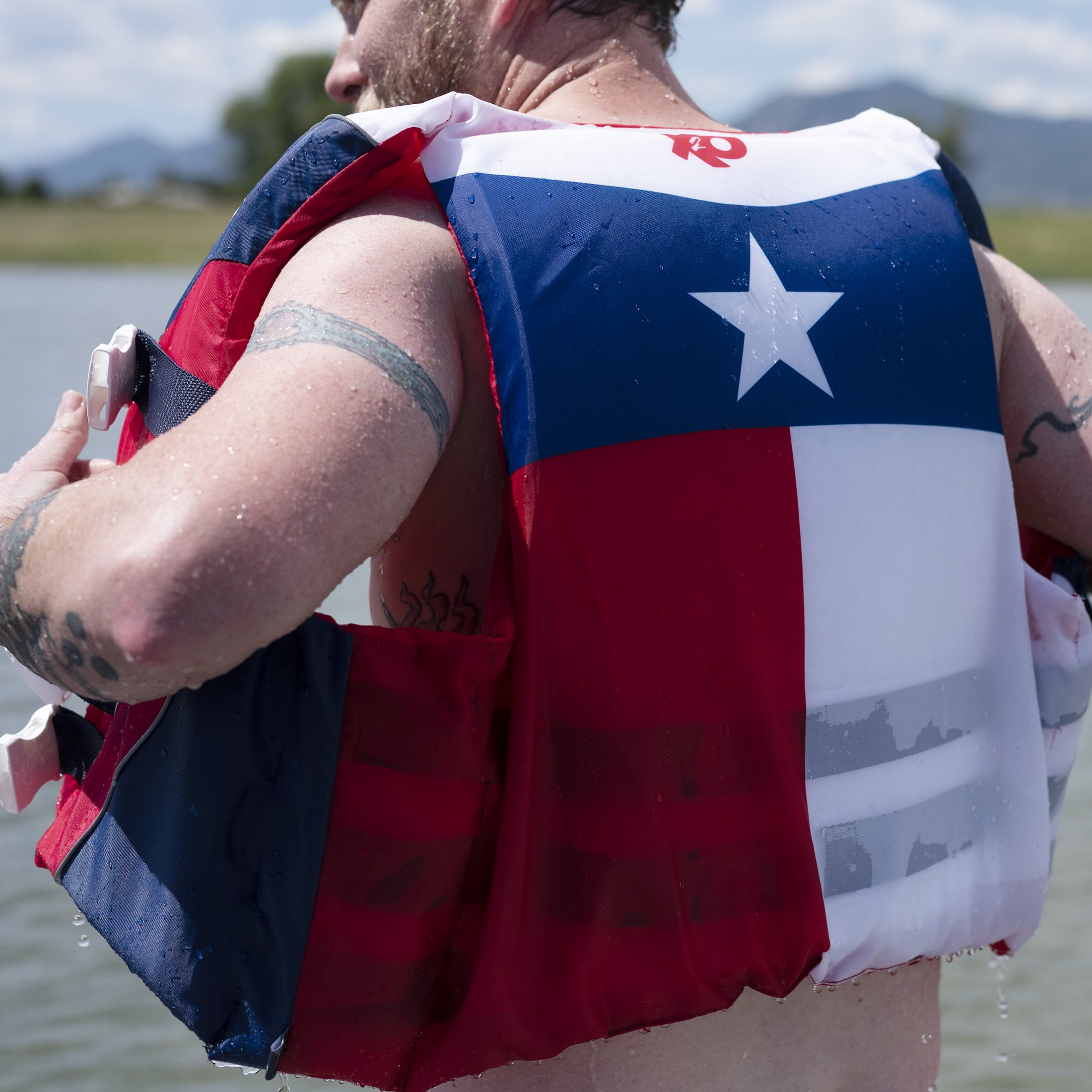X2O 4 Buckle Life Vest and Jacket S/M Texas State Flag, Red and Blue