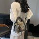 thumbnail image 4 of Bolso pequeño de mano de alta gama para mujer, moderno y versátil, estilo mensajero de hombro, diseño retro de nicho, 2025, 4 of 5