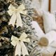 thumbnail image 5 of Xihbxyly Lazo de Cinta Navideño, Poliéster Satinado, Elegante Diseño En Capas, Perfecto para Decorar Árboles, Envolver Regalos y Decorar Fiestas. Tamaño: 13 X 12 Cm. Juego de 10 Unidades., 5 of 6