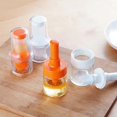 thumbnail image 3 of Botella de aceite y pincel blanco, 3 of 4
