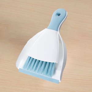 NANDIYNZHI Mini Balais et pans de poussière Ensemble de balais de nettoyage Pan pan de poussière Petit et pan de poussoir Ensemble Mini et Pistolet Petit Pistouf et Brosse Set pour le nettoyage à domicile Canapé Bureau Pig Cage Cat Litter Etc