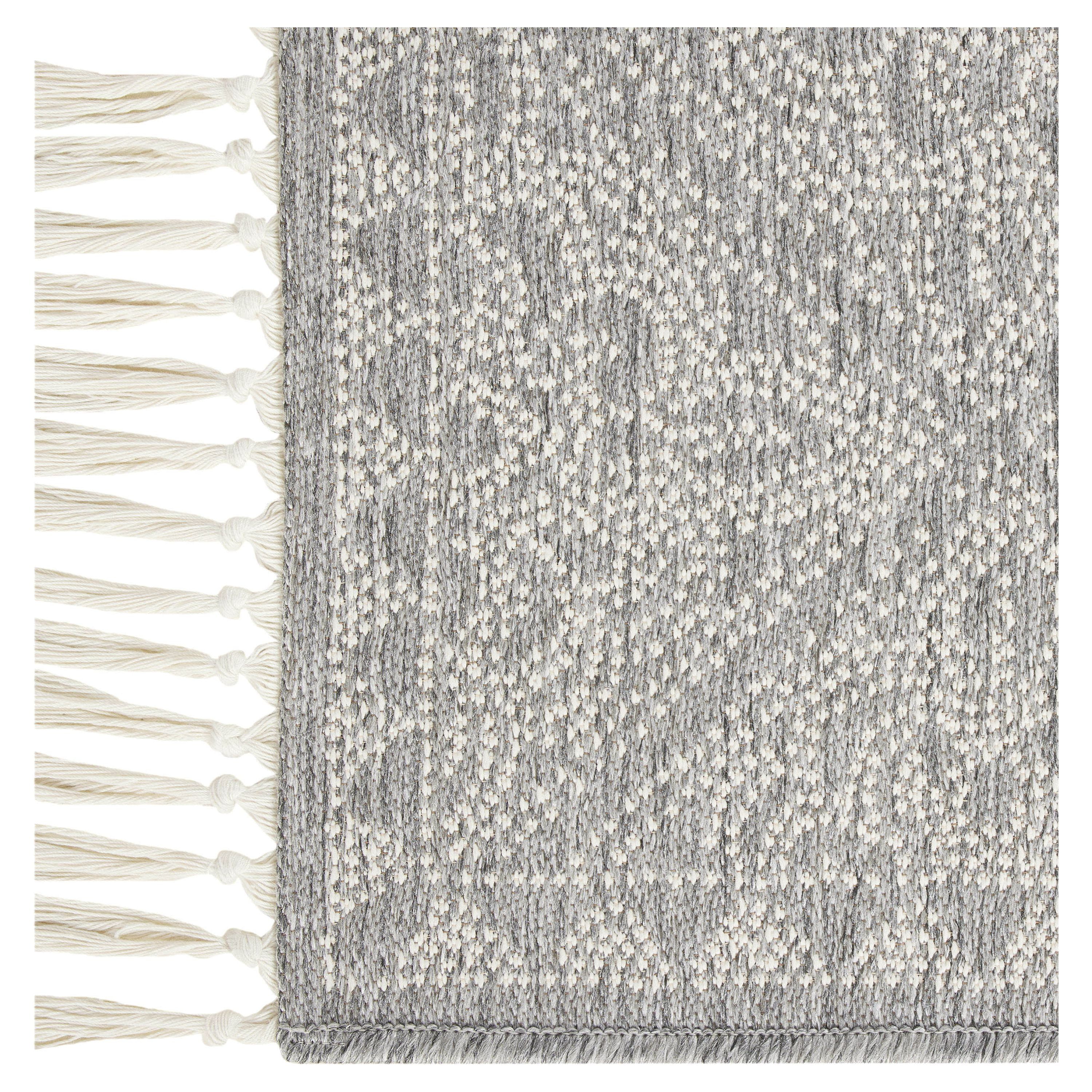 Mainstays Grey Medallion Non-Skid Indoor 27" x 45" Accent Rug with Fringe - Grey/Ivory