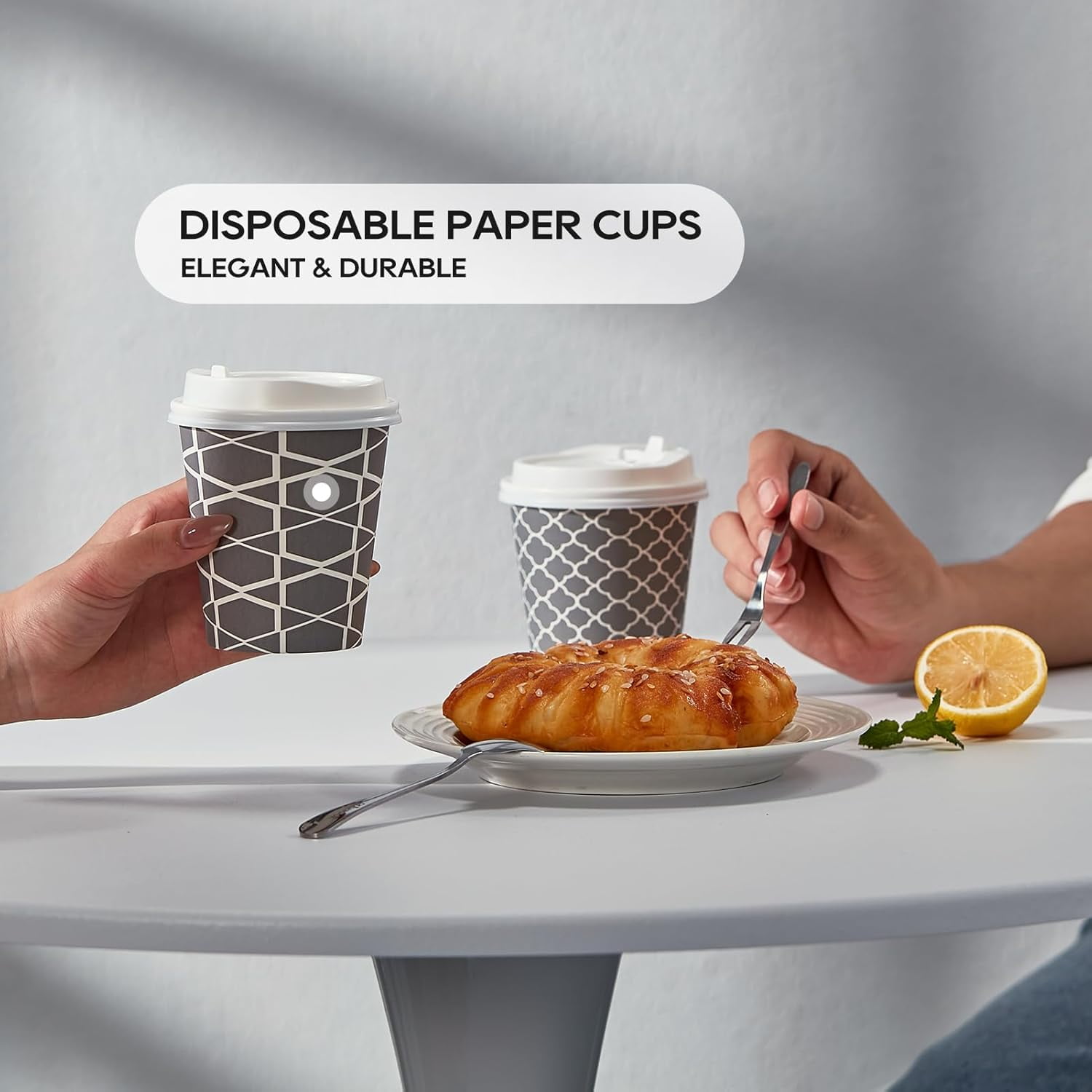 Disposable coffee cup with lid, suitable for beverage, espresso, and tea cups, suitable for use in cafes, offices, and homes