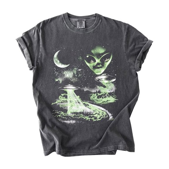 Vintage Alien UFO 90s Graphic T-Shirt Retro Sci Fi Alien Abduction Tee Extraterrestrial Space Shirt Space Lover Gift