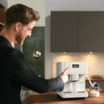 thumbnail image 3 of Miele CM 6160 Machine à Café Perfection du Lait - Blanc Lotus Acier Propre Métallique, 3 of 4