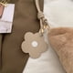 thumbnail image 1 of Bolsa de hombro de felpa Correa de PU Otoño Invierno Dama Tote con colgante de flor (Caqui) Ehuebsd Para Estrenar, 1 of 9