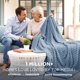 thumbnail image 2 of Manta Bedsure GentleSoft, forro polar de franela completa, 210 x 230 cm, azul, 2 of 7