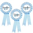 thumbnail image 1 of Insignia de hojalata con diseño de mamá a ser, 2 insignias de abuela a ser azul claro para niño, botón de baby shower, regalos para nueva mamá, revelación de género, fiesta, bebé, niño, botón de roset, 1 of 4