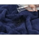 thumbnail image 5 of Toalla de baño American Soft Linen de gran tamaño, 100% algodón, azul marino, 5 of 9