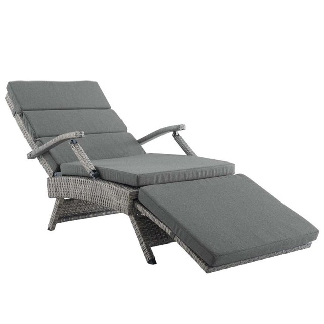Pemberly Row Patio Chaise Longue en Osier Gris Clair et Charbon de Bois