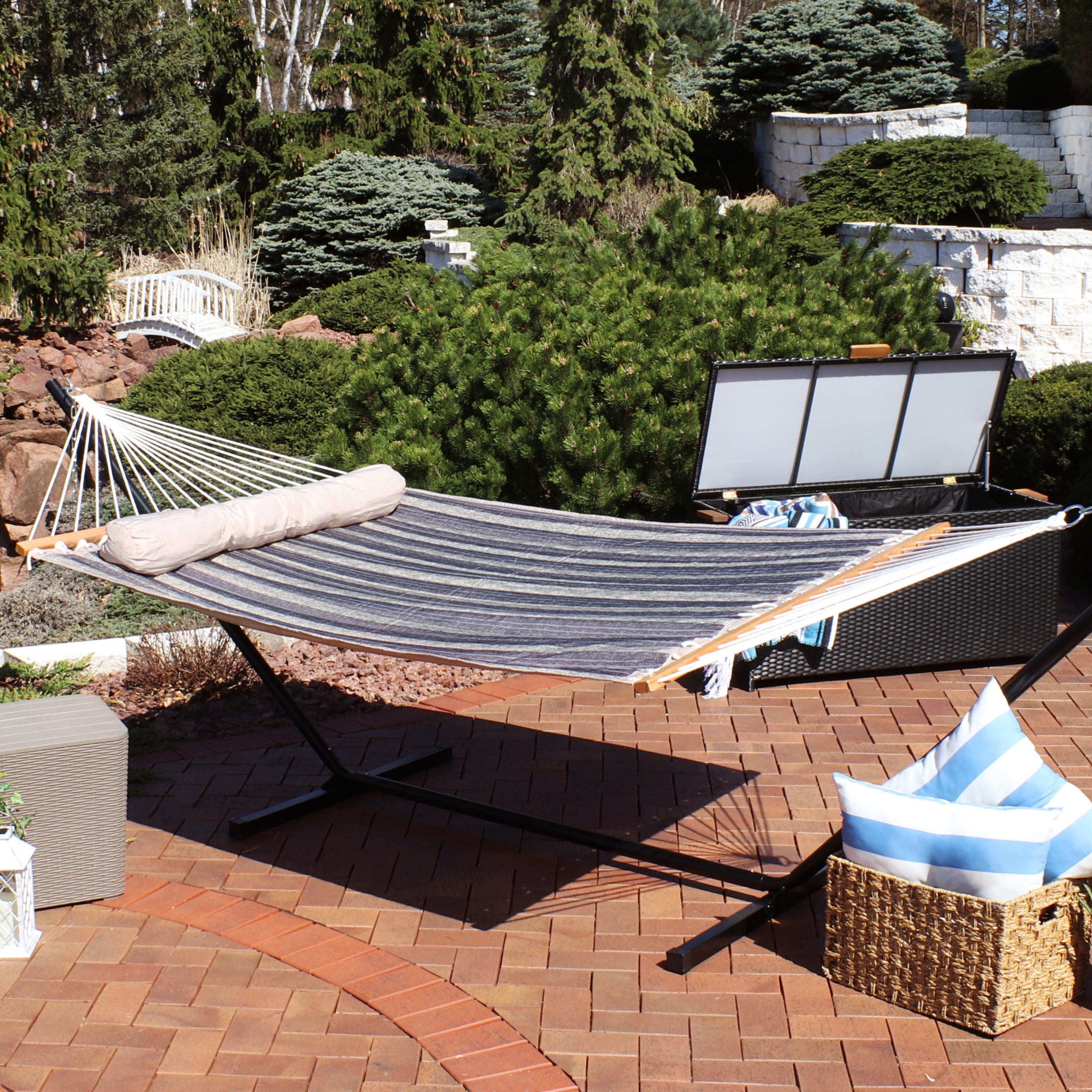 Sunnydaze 2-Person Quilted Polyester Spreader Bar Hammock, 450 lb Capacity - Mountainside